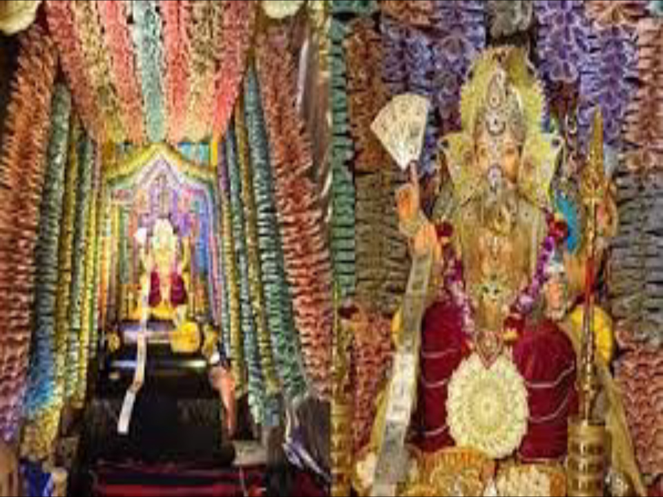 11 लख रुपए के नोटों से सजाया गणेश पंडाल…तीन दिनों से सुरक्षा के कड़े इंतजाम