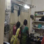 थाना खारा कुआं में सरेआम गुंडागर्दी घर में घुसे बदमाश परिवार जनों को पिटा फेंका सामान बाहर,,,,, कार्रवाई की बजाय पक्षपात,, पुलिस पीड़ित को ले गई थाने,,