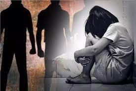 घुमाने के बहाने परिचित ने नाबालिग किशोरी को बेचा..खरीदने वाले ने कई बार किया रेप, 7 पर एफ आई आर