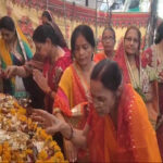 शीतला माता को महिलाओं ने लगाया ठंडे का भोग:देर रात से मंदिरों के बाहर लगी महिलाओं की कतार जो सुबह तक आई नजर