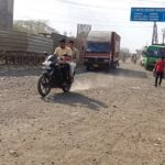 पीथमपुर : ठेकेदार की लापरवाही ब्रिज निर्माण कार्य में देरी आम जन परेशान..धूल के गुबार से बीमारी का बढ़ता कहर