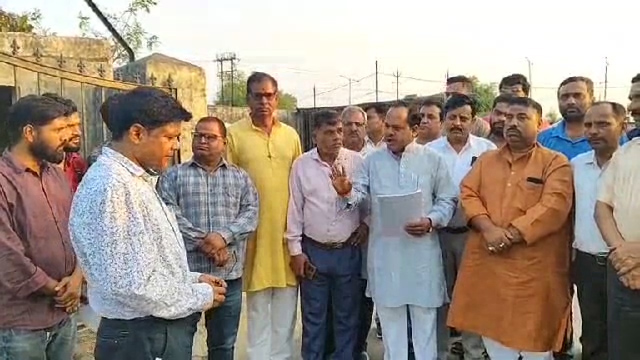 ब्राम्हण समाज ने खौला मोर्चा पीएम के नाम कलेक्टर को सौंपा ज्ञापन, मऊगंज मामले में कार्रवाई की मांग