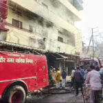 कपड़ा मार्केट के पीछे स्थित शृंग शृंगी मार्केट में लगी भीषण आग…करीब 22 दुकानें जलकर खाक..