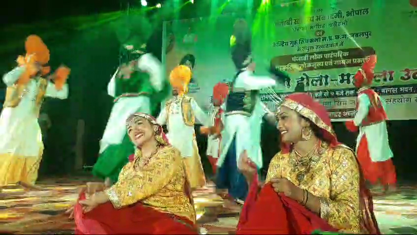 जबलपुर में होला मोहल्ला और रंग दे बसंती के रूप में मनाई गई पंजाबी होली