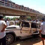 दमोह के महादेव घाट पर बड़ा हादसा, पुल से 50 फीट नीचे गिरी बोलेरो, 6 लोगों की मौत